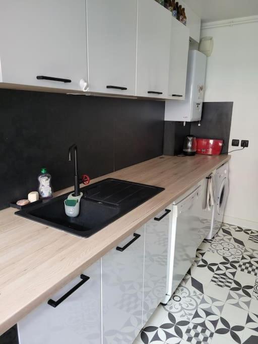 Appartement Avec Jardinet Le Petit-Quevilly Kültér fotó